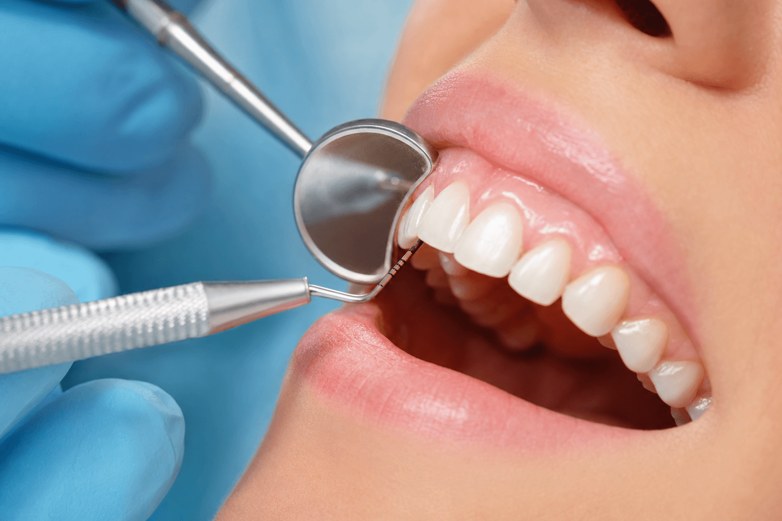 Tratamentos e cirurgias gengivais — tratamento odontológico na Base Odontologia